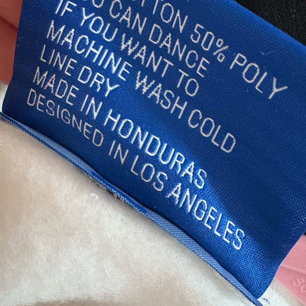 🌺 ‘Tis the Season Santa Sweatshirt 🎅🏼 - Picture 5 of 5